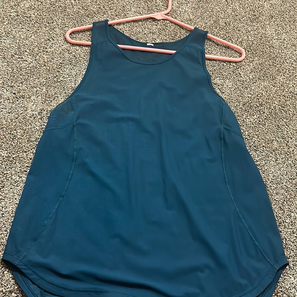 Lulu lemon tank top, size 6